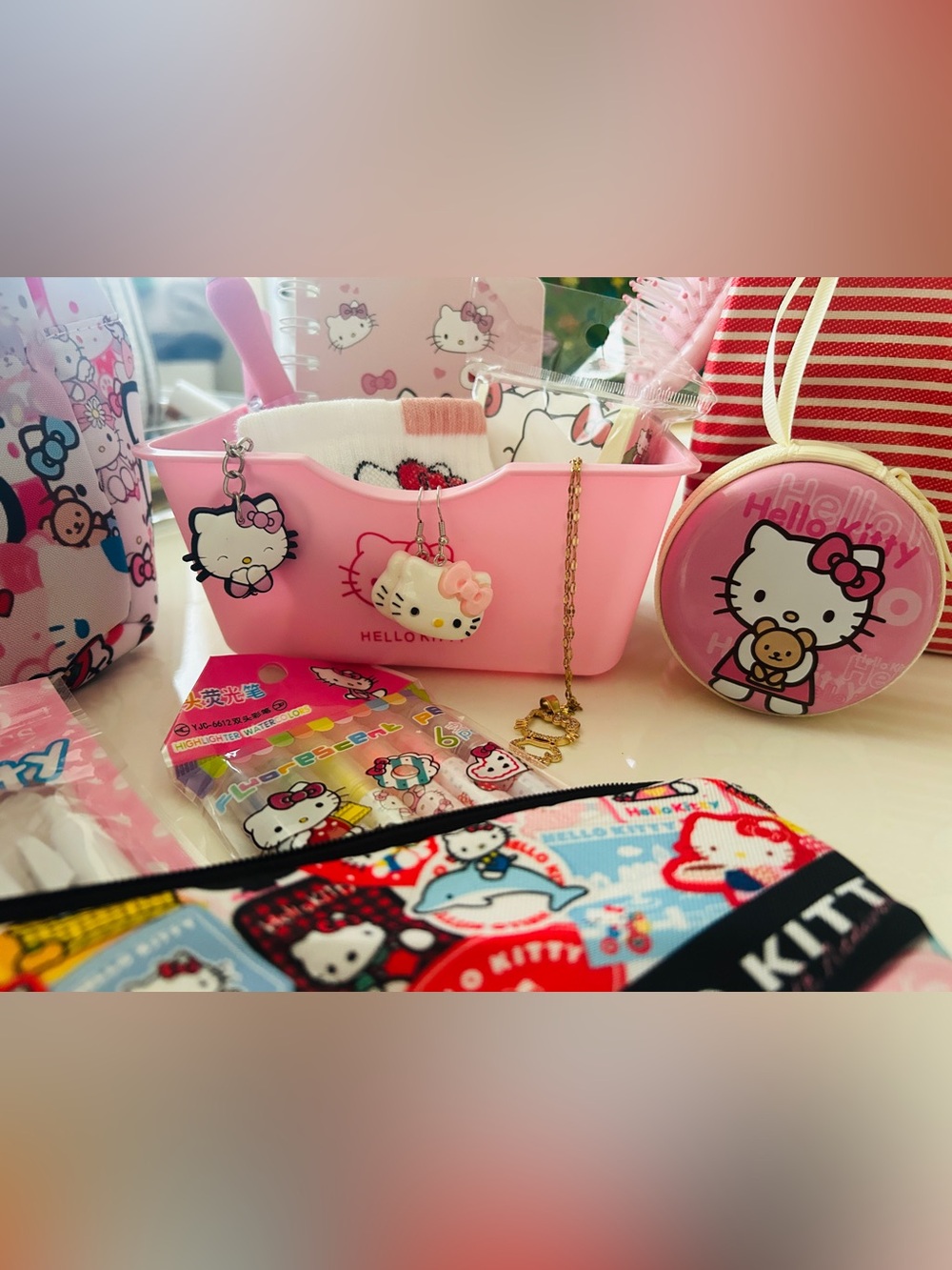 Back To School Hello Kitty Fans Accessory Bundle - Picture 3 of 5
